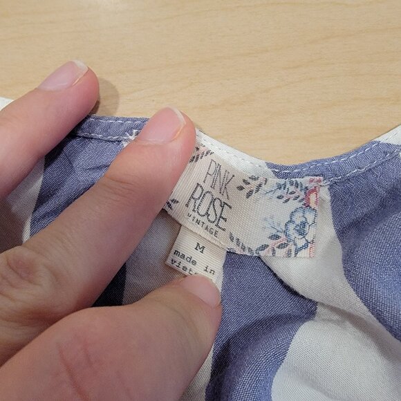 Pink Rose Striped Blouse Top Medium - Picture 2 of 5